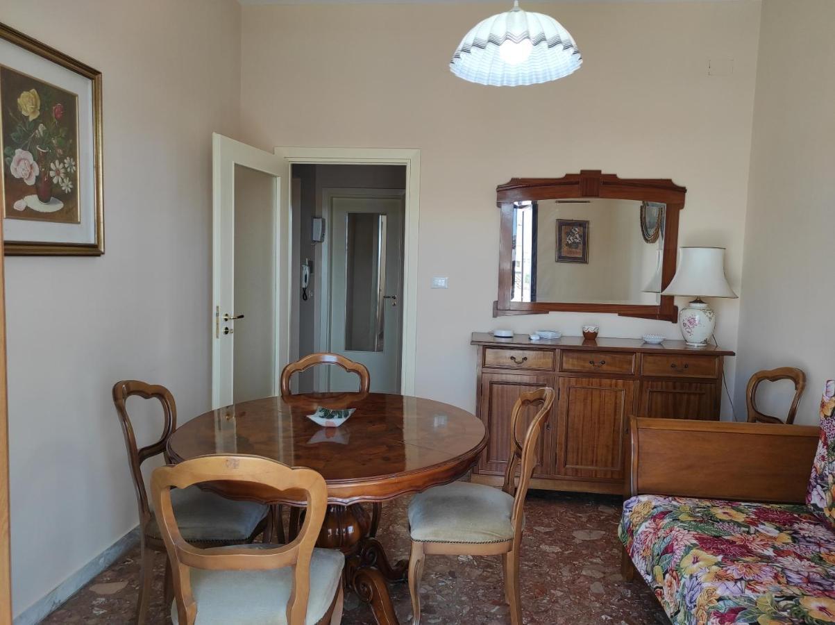 La Colonna Holiday House Apartment เลชเช ภายนอก รูปภาพ