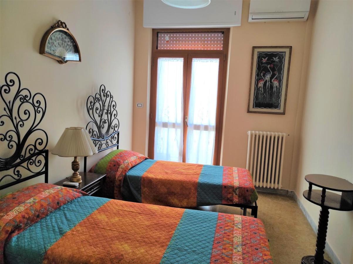 La Colonna Holiday House Apartment เลชเช ภายนอก รูปภาพ