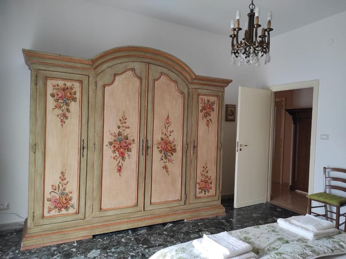 La Colonna Holiday House Apartment เลชเช ภายนอก รูปภาพ